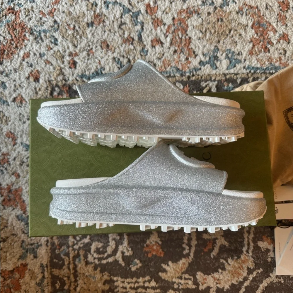 Gucci Women's Silver Glitter Platform Rubber Sandals - Picture 7 of 7